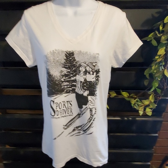 CHATEAU FRONTENAC White tshirt.     #031 - Picture 2 of 5